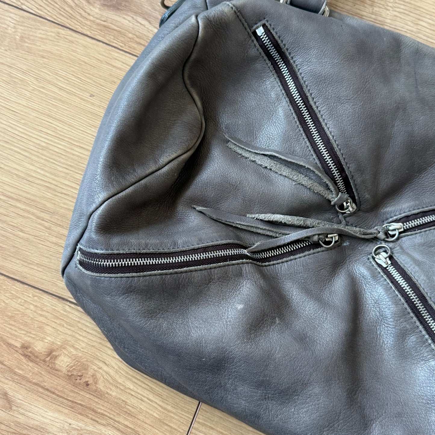 Grey zip leather bag - One Size