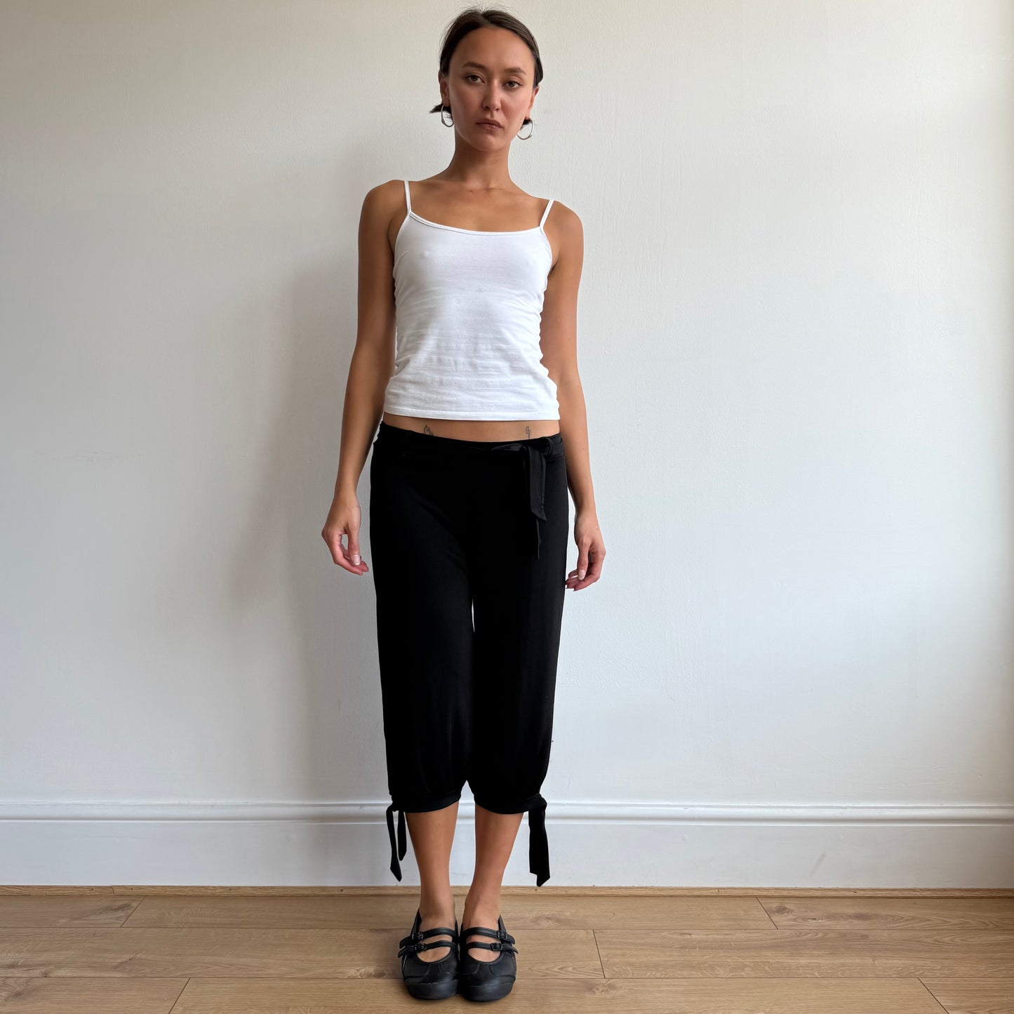 Black bubble tie belt capris - Size S