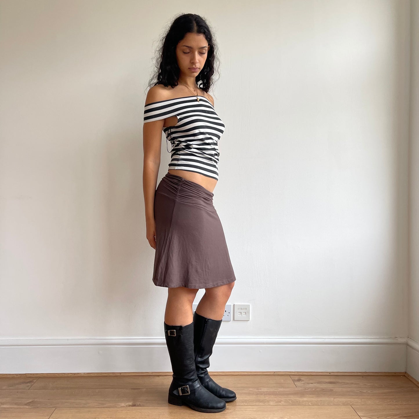Brown ruched side skirt - Size S