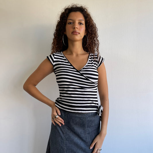 Black and white stripe top - Size XS + S