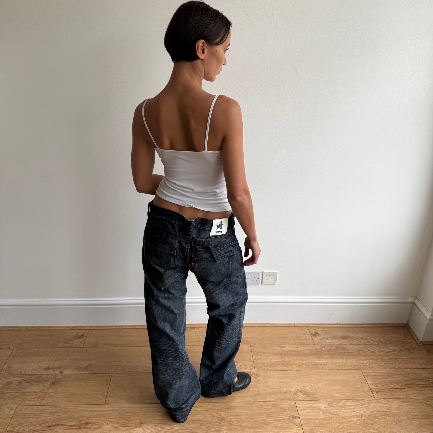Levi’s star cinch back jeans - Size 34x32