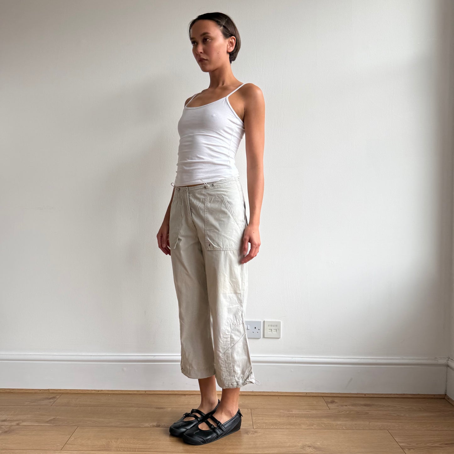Light grey toggle capris - Size XS