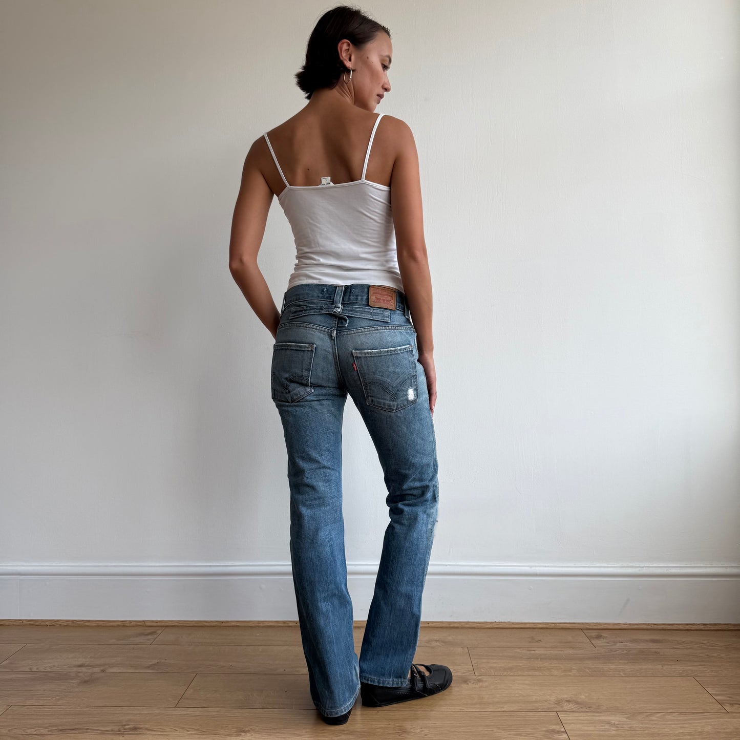 Levi’s cinch back jeans - Size
