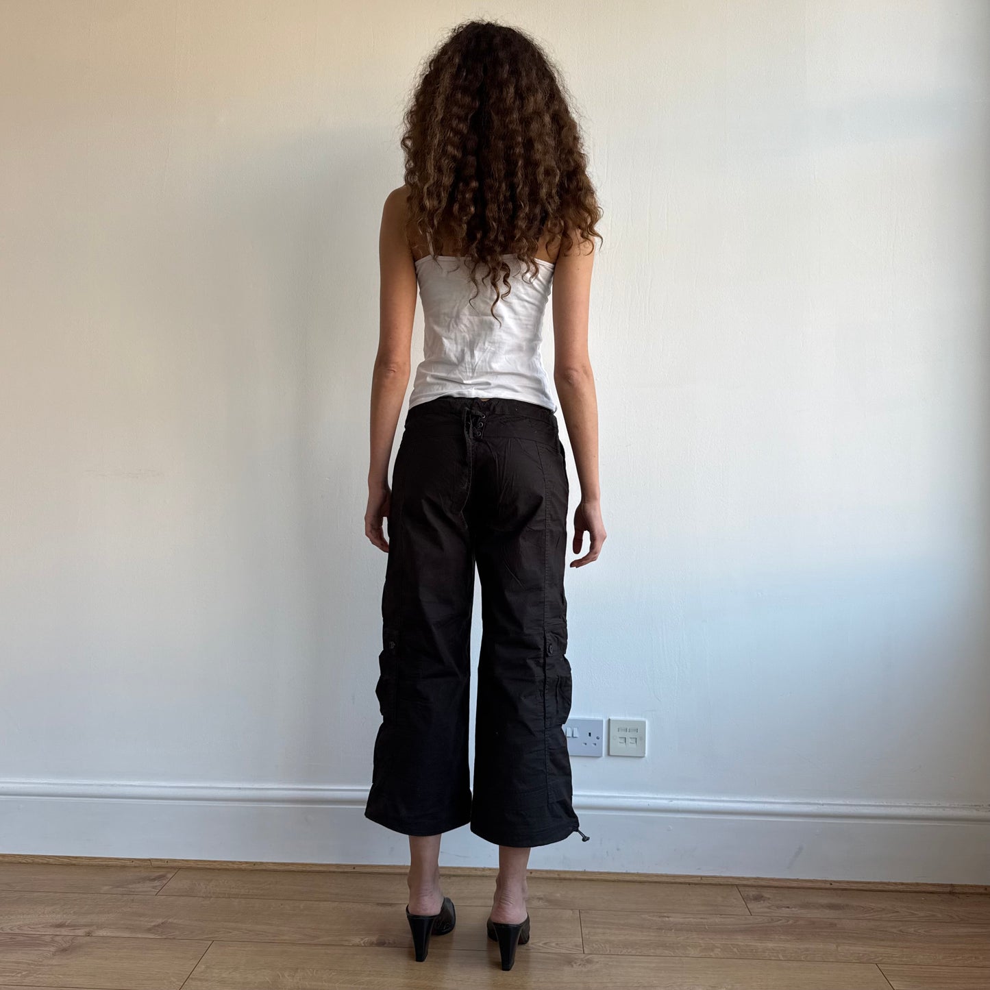 Brown cargo toggle capris - Size S