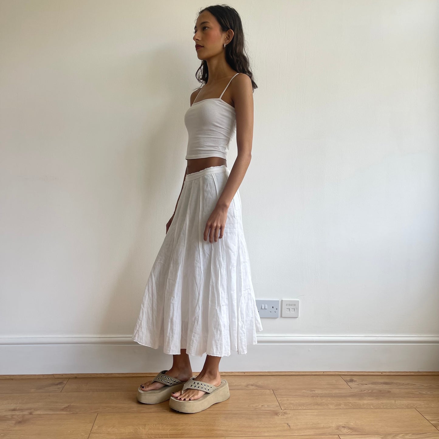 White pleated midi skirt - Size M/L