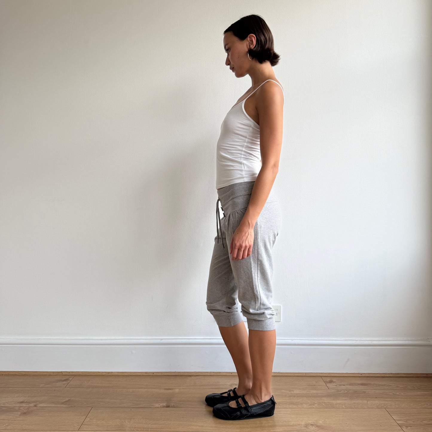 Grey button baloon capris - Size M