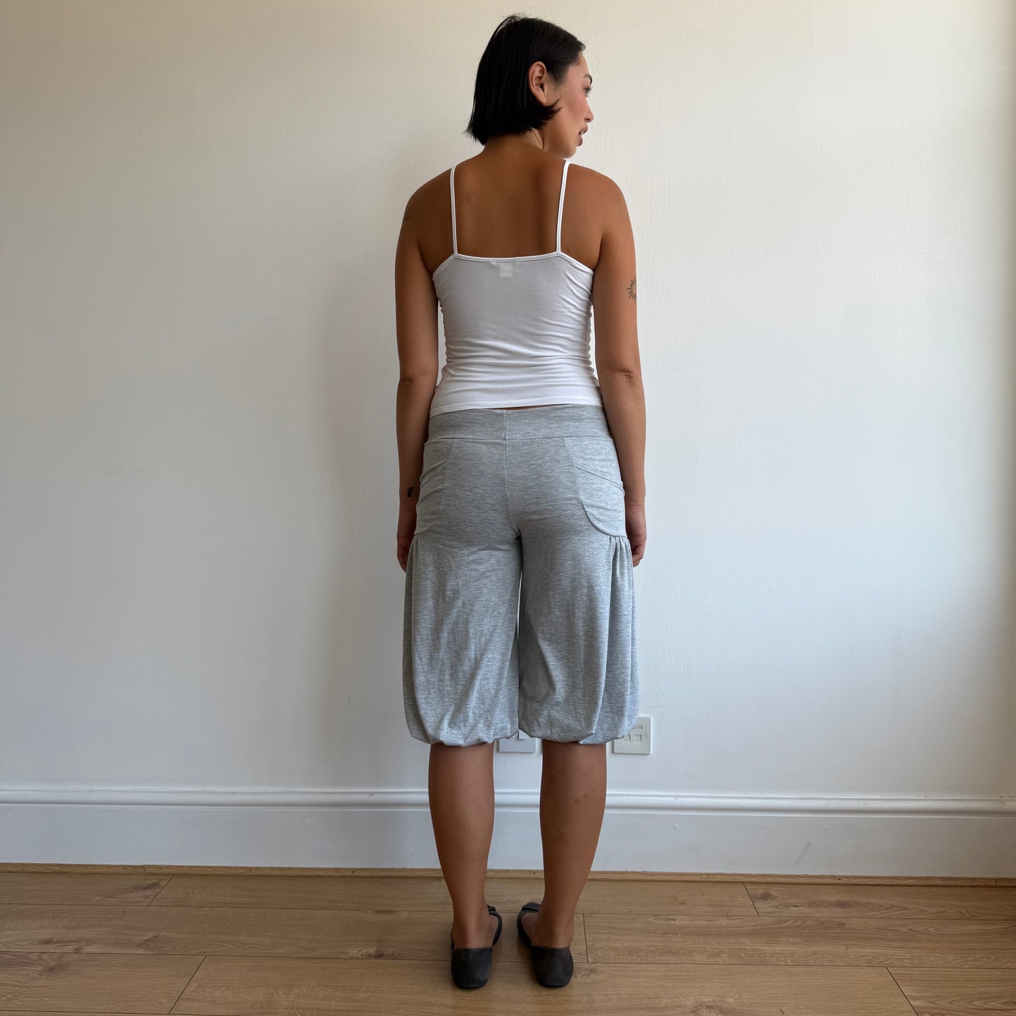 Grey bubble pocket capris - Size S