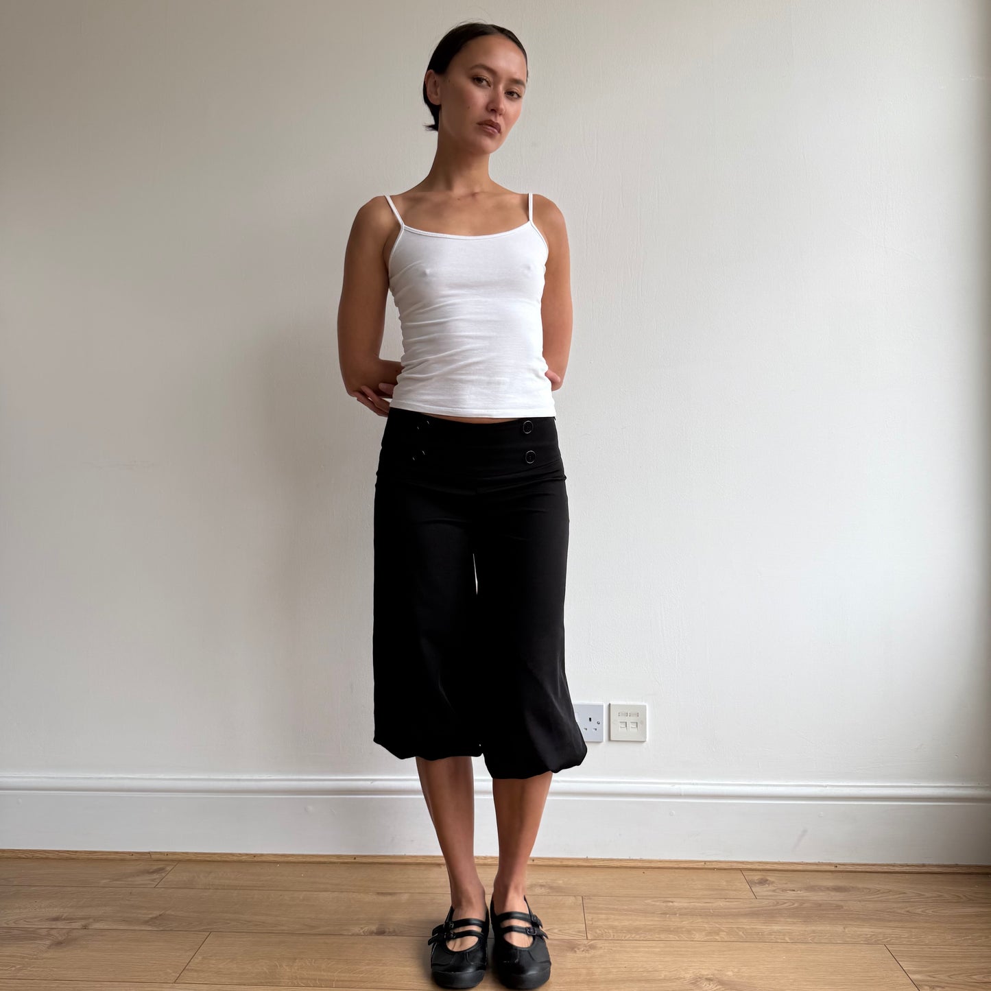 Black button bubble capris - Size XS