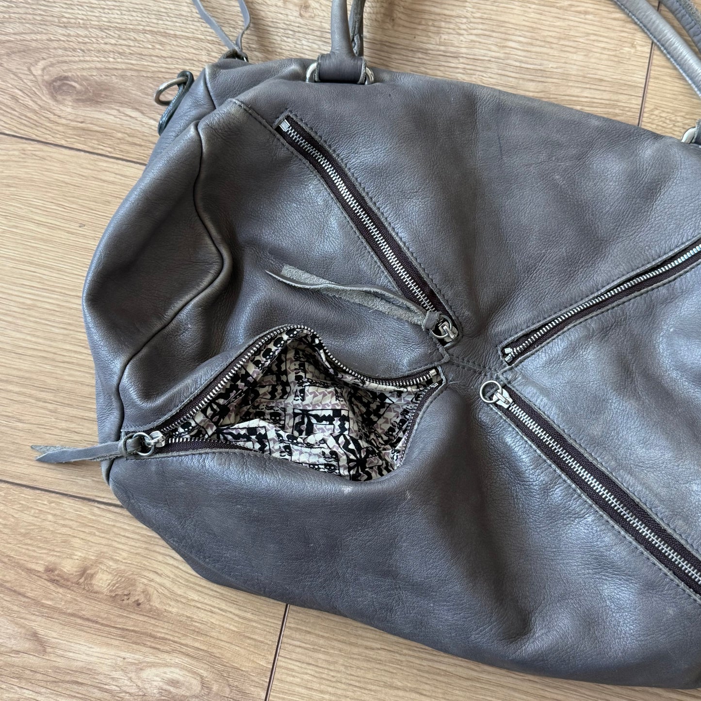 Grey zip leather bag - One Size