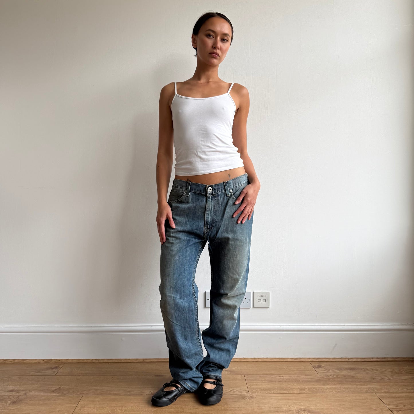 Levi’s cinch back jeans - Size 33x32