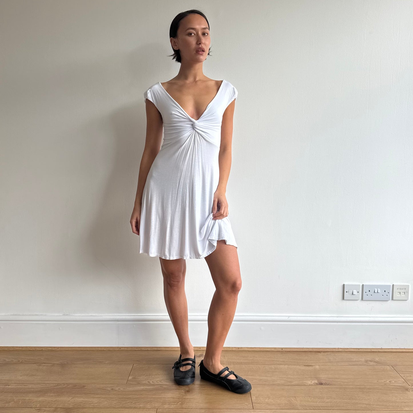 White keyhole twist dress - Size S