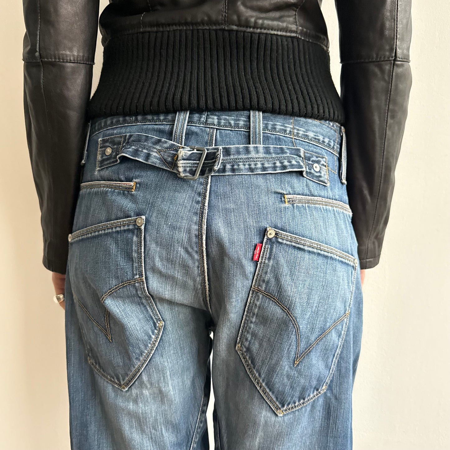 Levi’s engineered buckle jeans - Size 32”