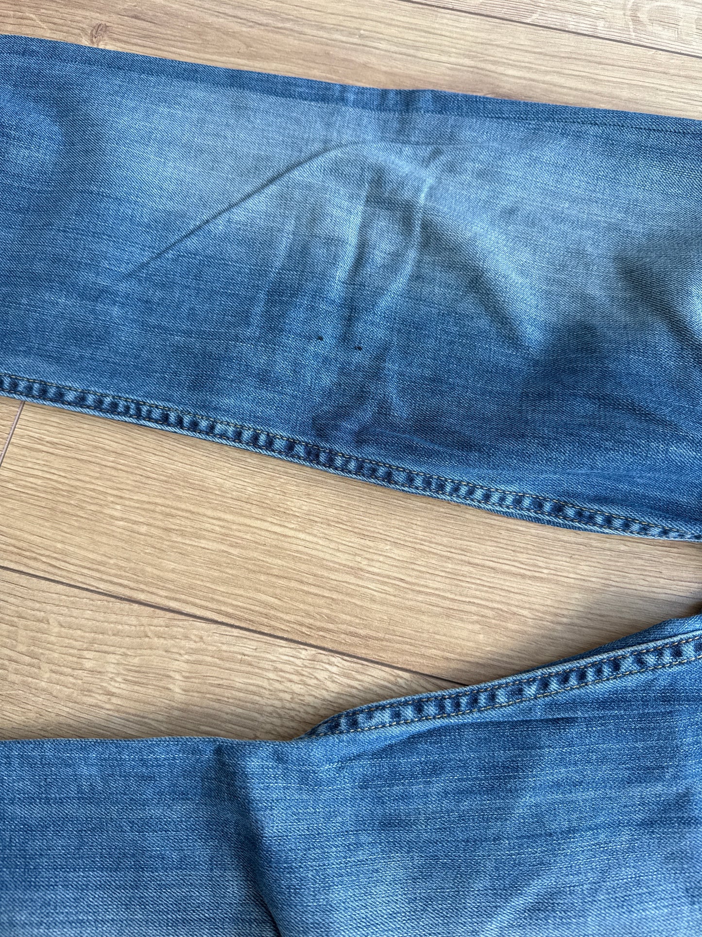 Levi’s cinch back jeans - Size 33x32