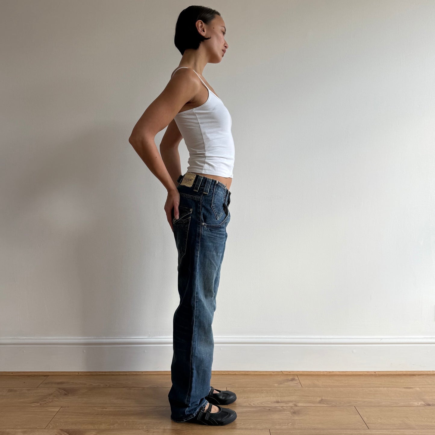 Levi’s cinch back jeans - Size 31x32