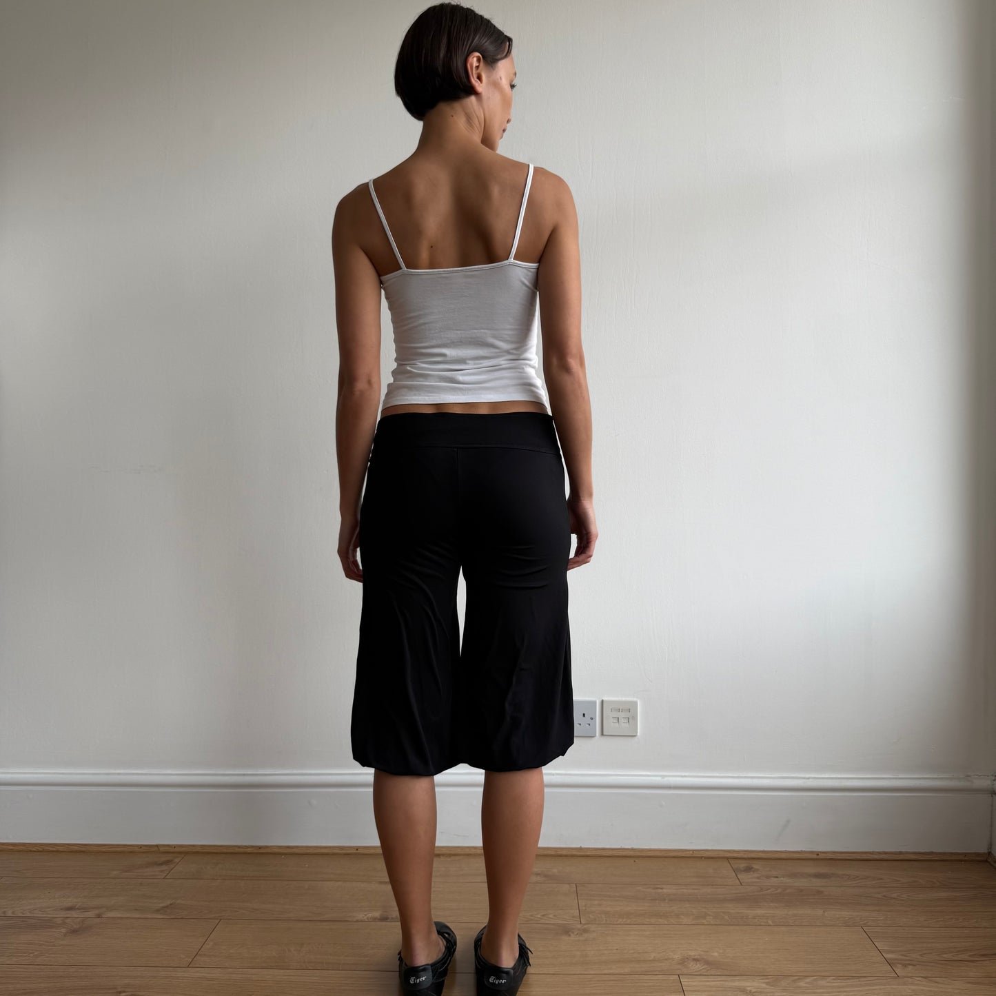 Black harem bubble capris - Size S