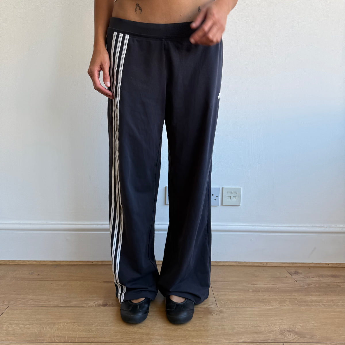 Navy Adidas 3 stripe wide leg yoga pants - Size L