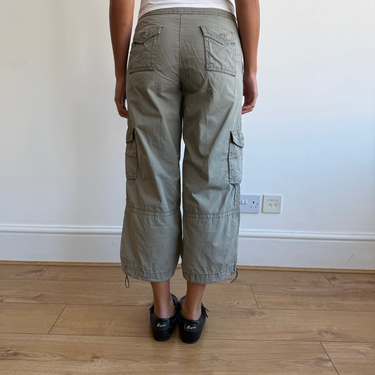 Khaki cargo capris - Size XS