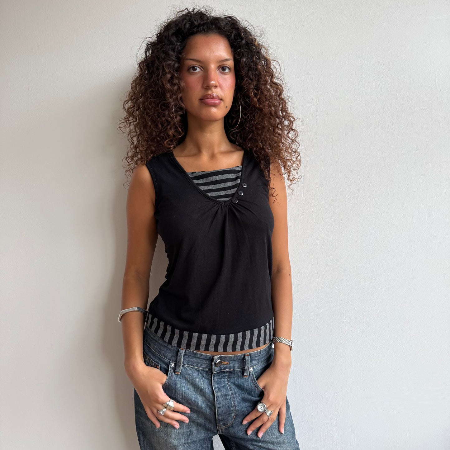 Black striped keyhole top - Size M