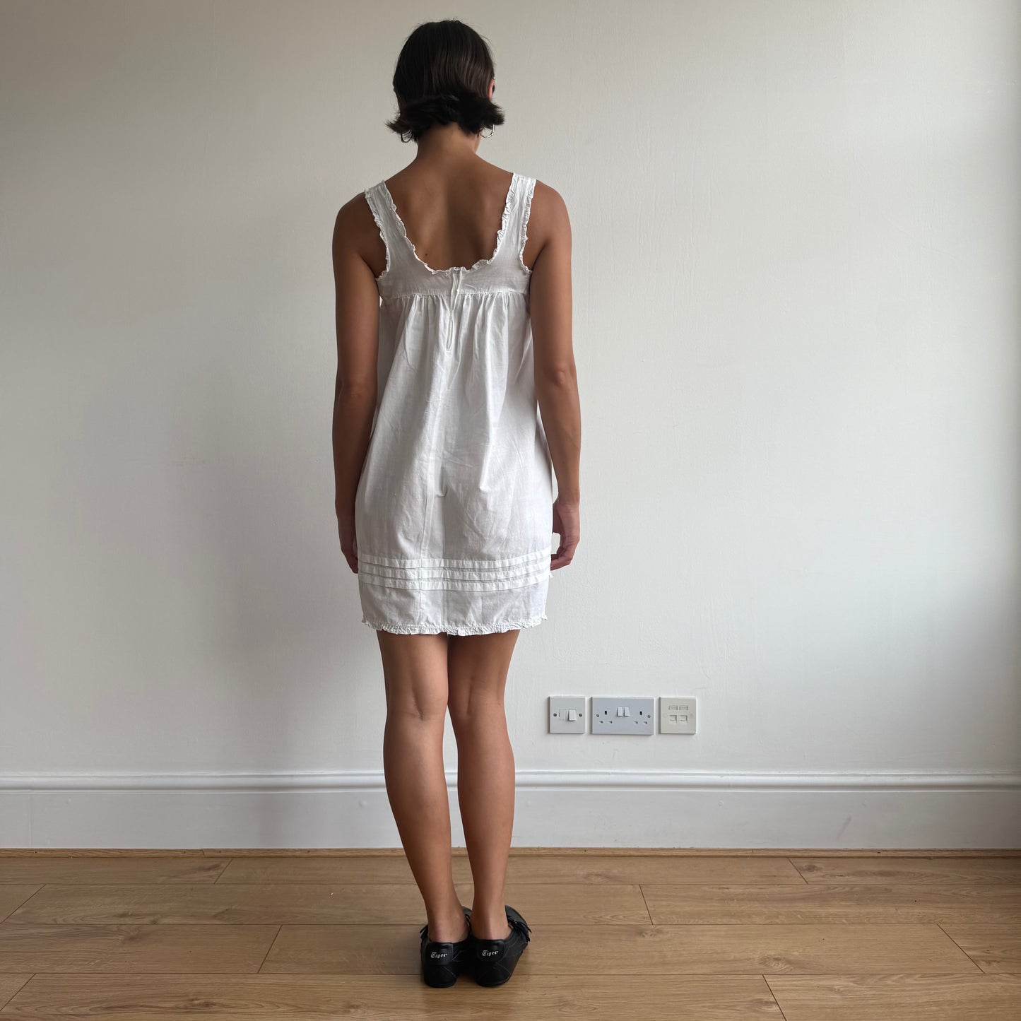 White ruffle mini dress - Size XS