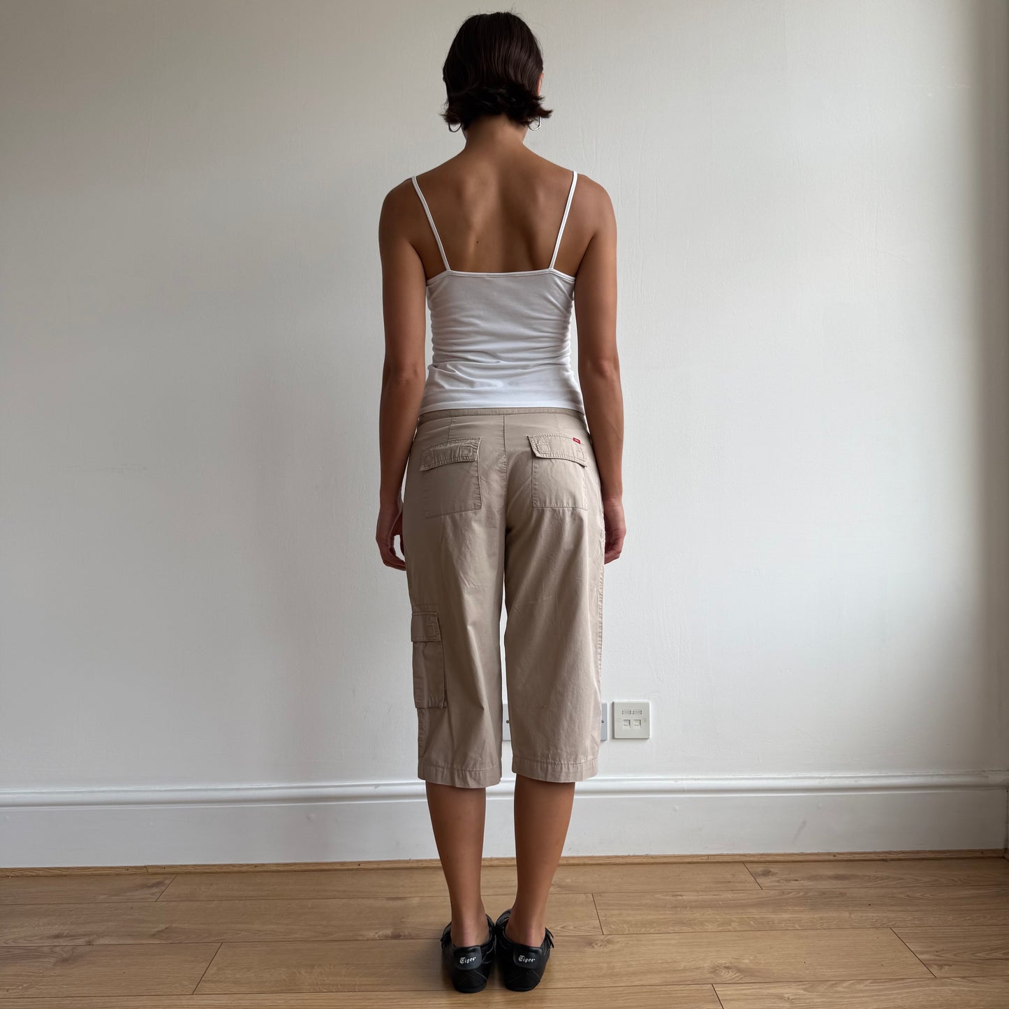 Beige toggle cargo pocket capris - Size S