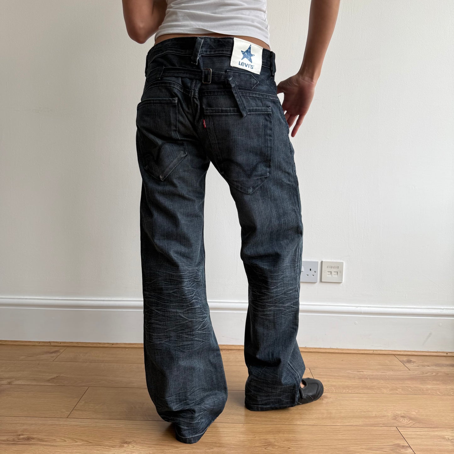 Levi’s star cinch back jeans - Size 34x32