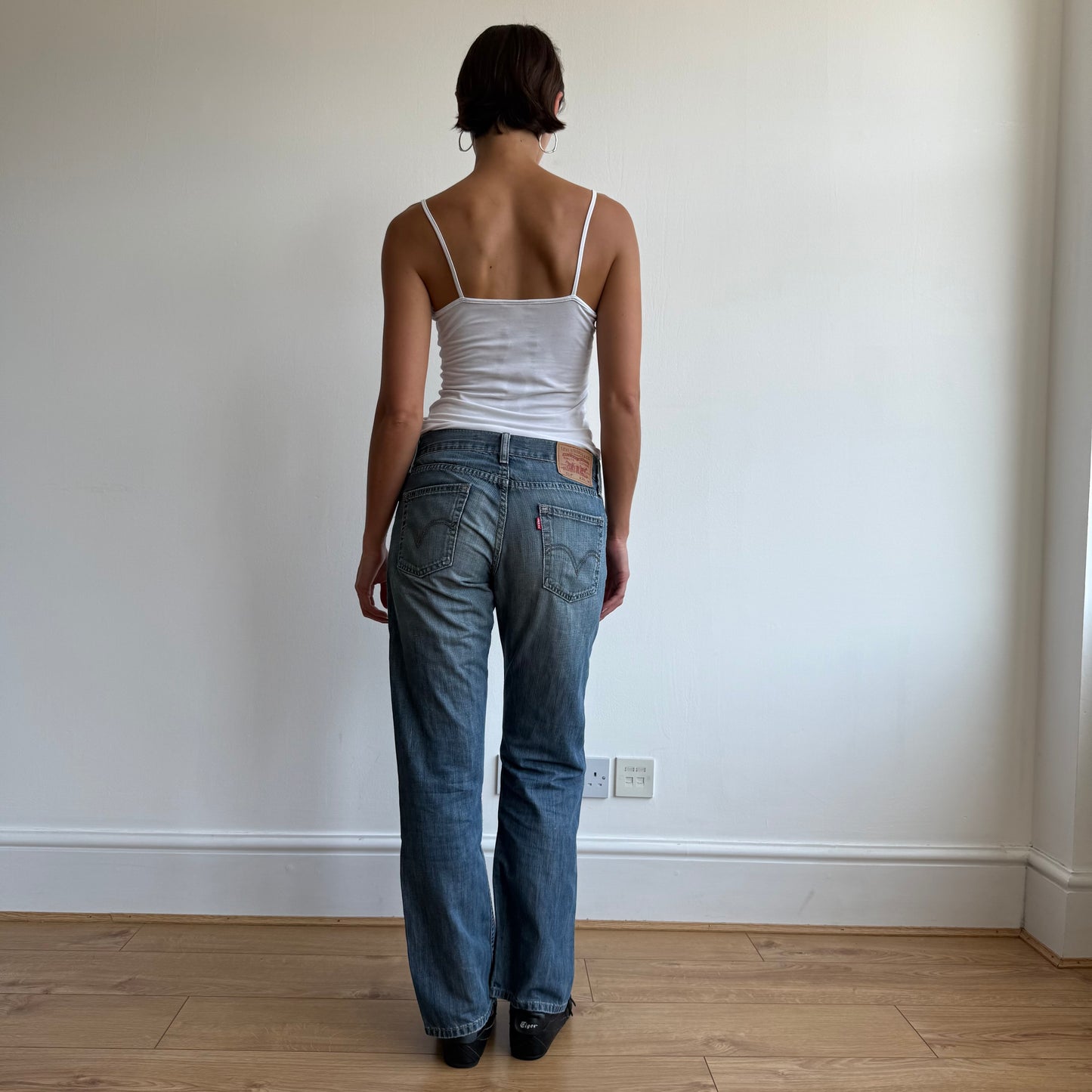 Levi’s mid wash straight fit jeans - Size 29x30