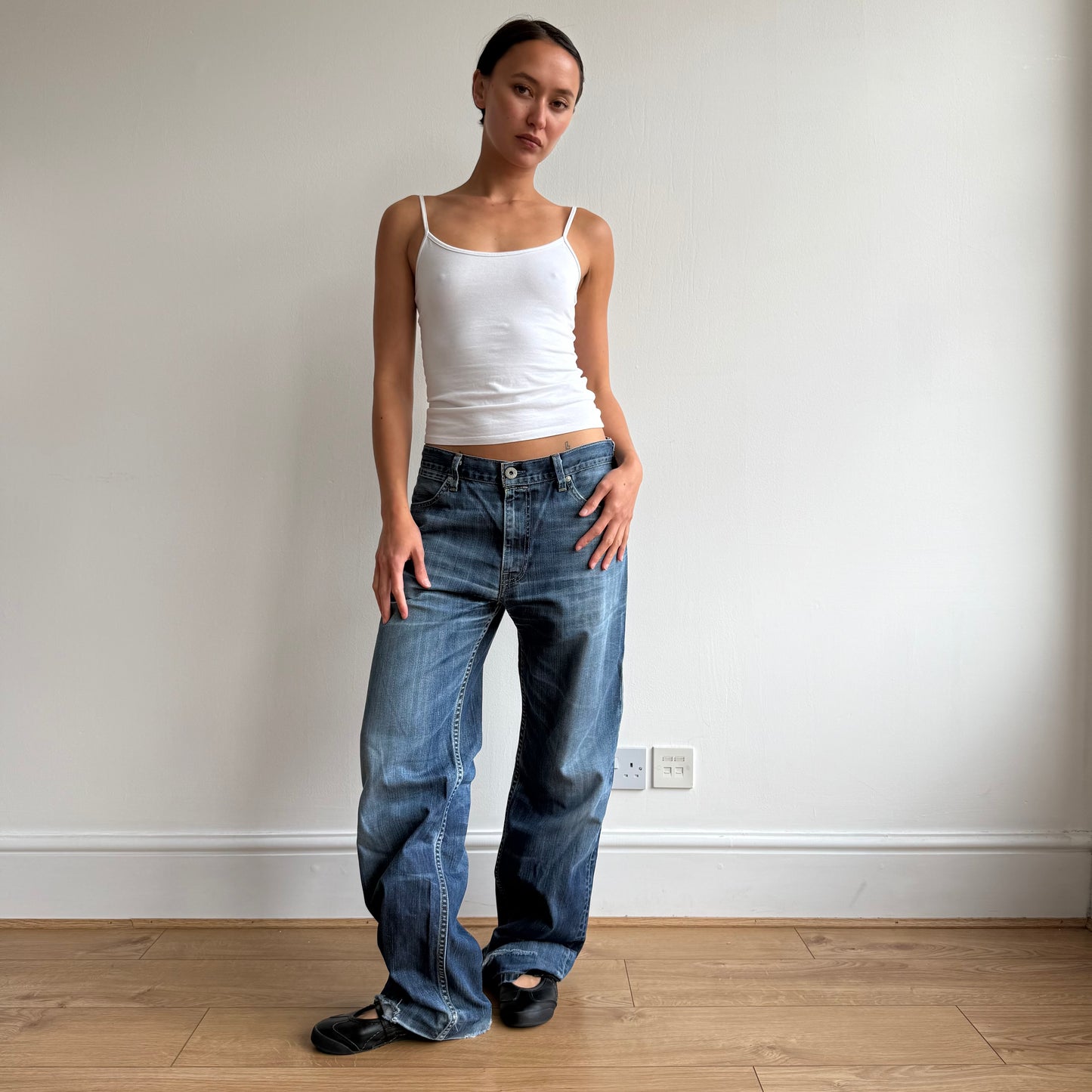 Levi’s cinch back jeans - Size 34x34