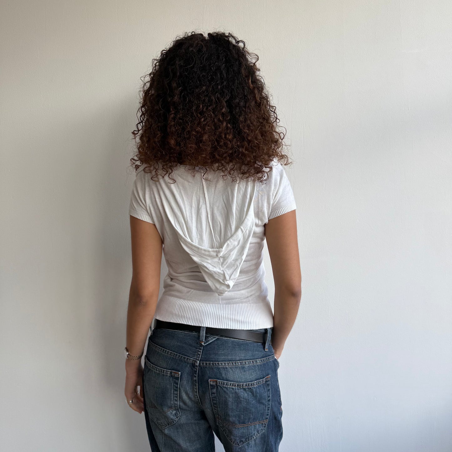 White knit short sleeve hoodie - Size M