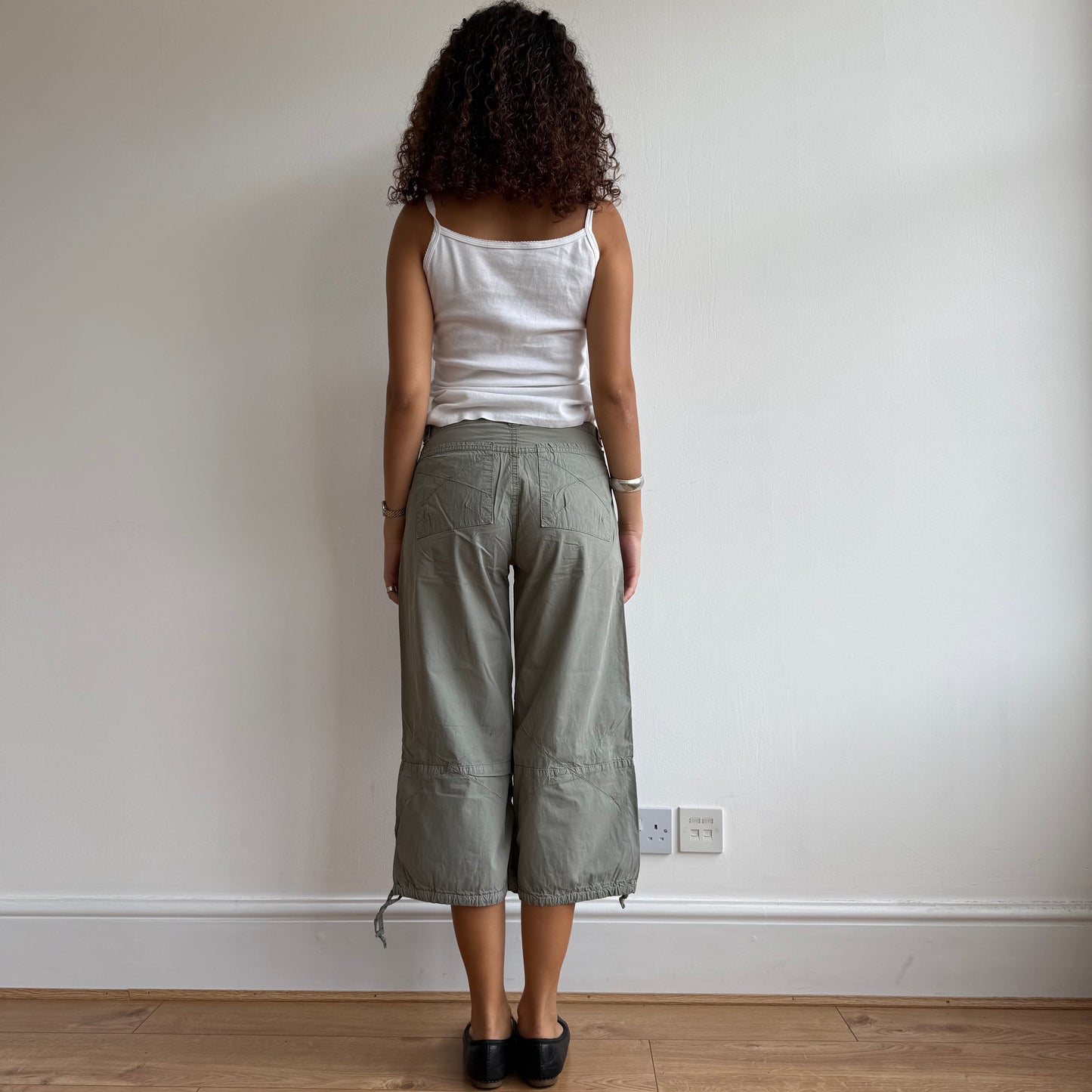 Khaki cargo capris - Size M