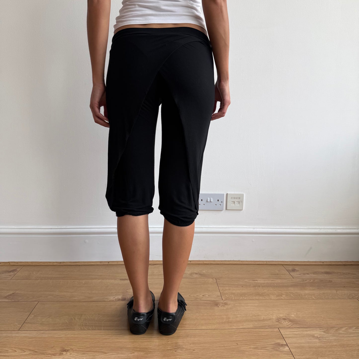 Black wrap front capris - Size XS