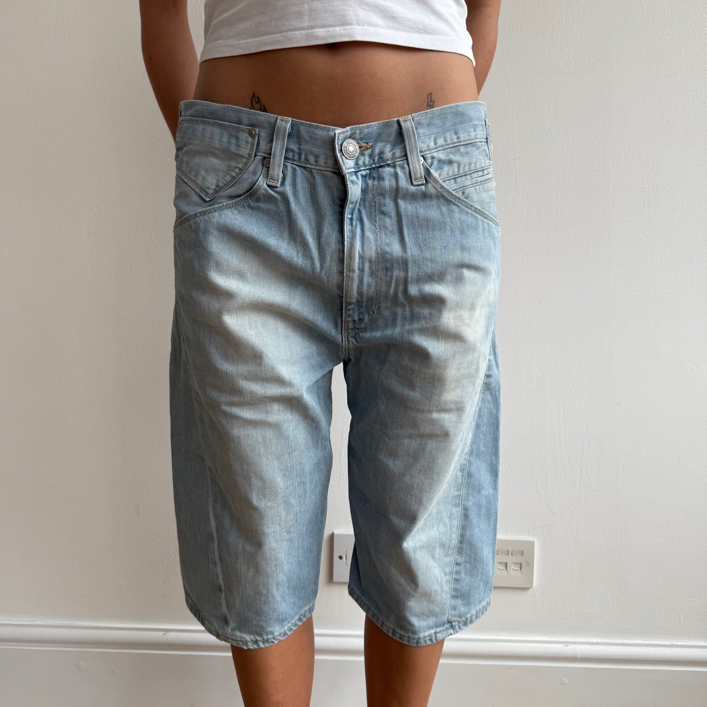 Levi’s Engineered cinch jorts - Size M