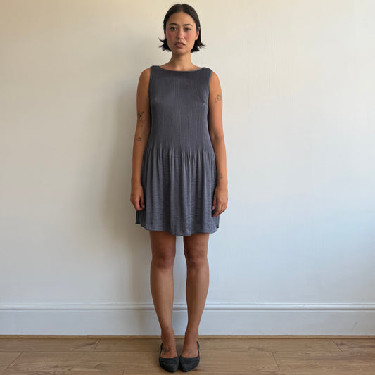 Grey pleated swing dress - Size M