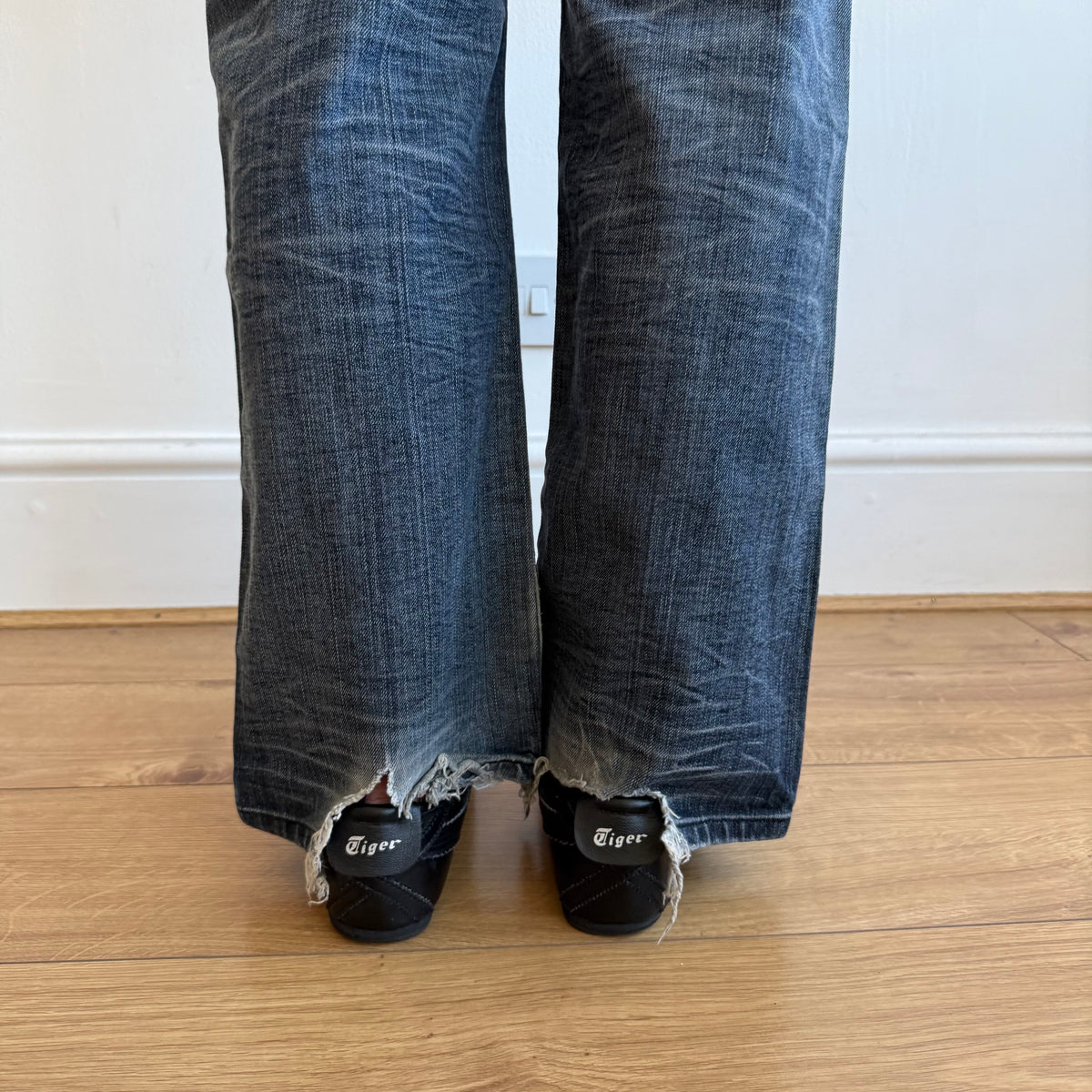 Levi’s cinch back star jeans - Size 29x32