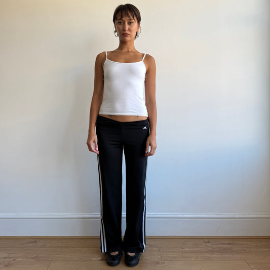 Black v-waist Adidas yoga pants - Size S