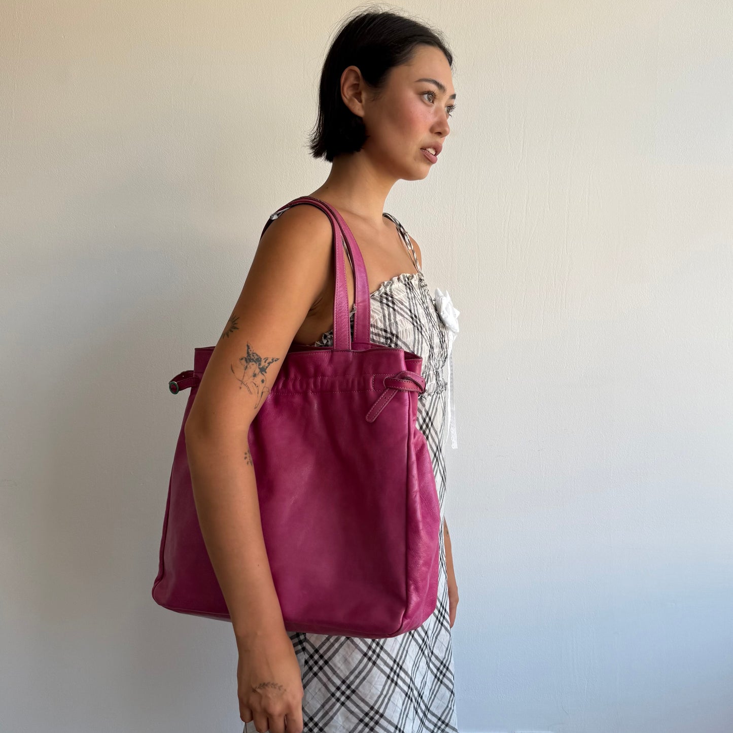 Hot pink leather handbag - One Size