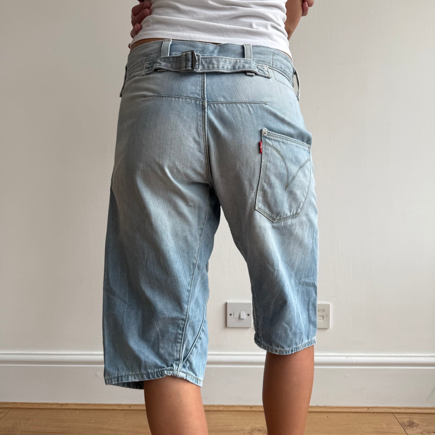 Levi’s Engineered cinch jorts - Size S