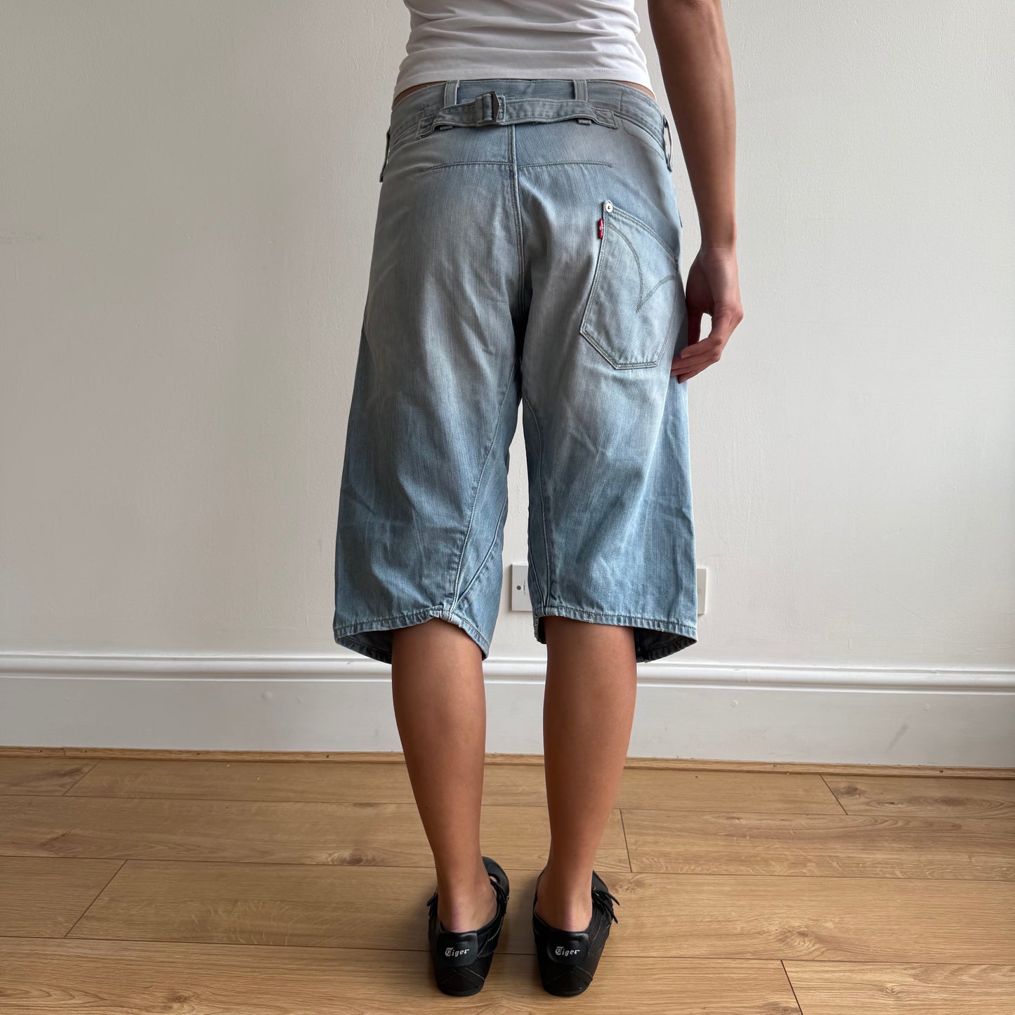 Levi’s Engineered cinch jorts - Size S