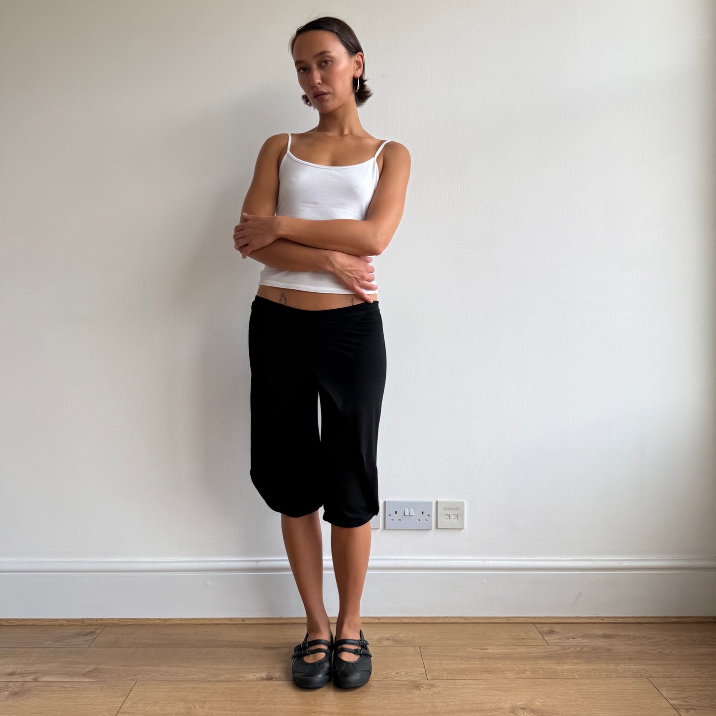 Black wrap front capris - Size XS