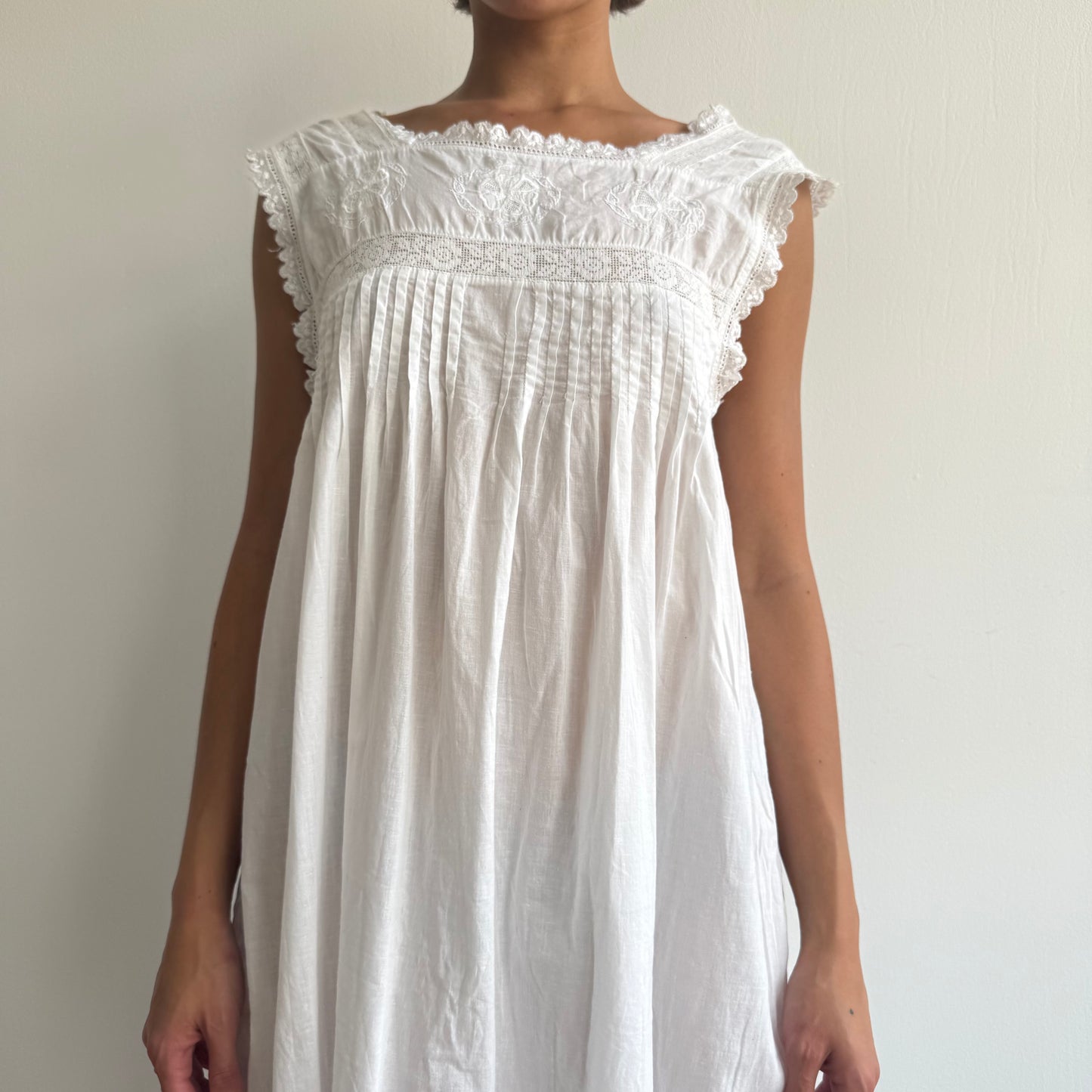 White lace maxi milkmaid dress - Size M/L