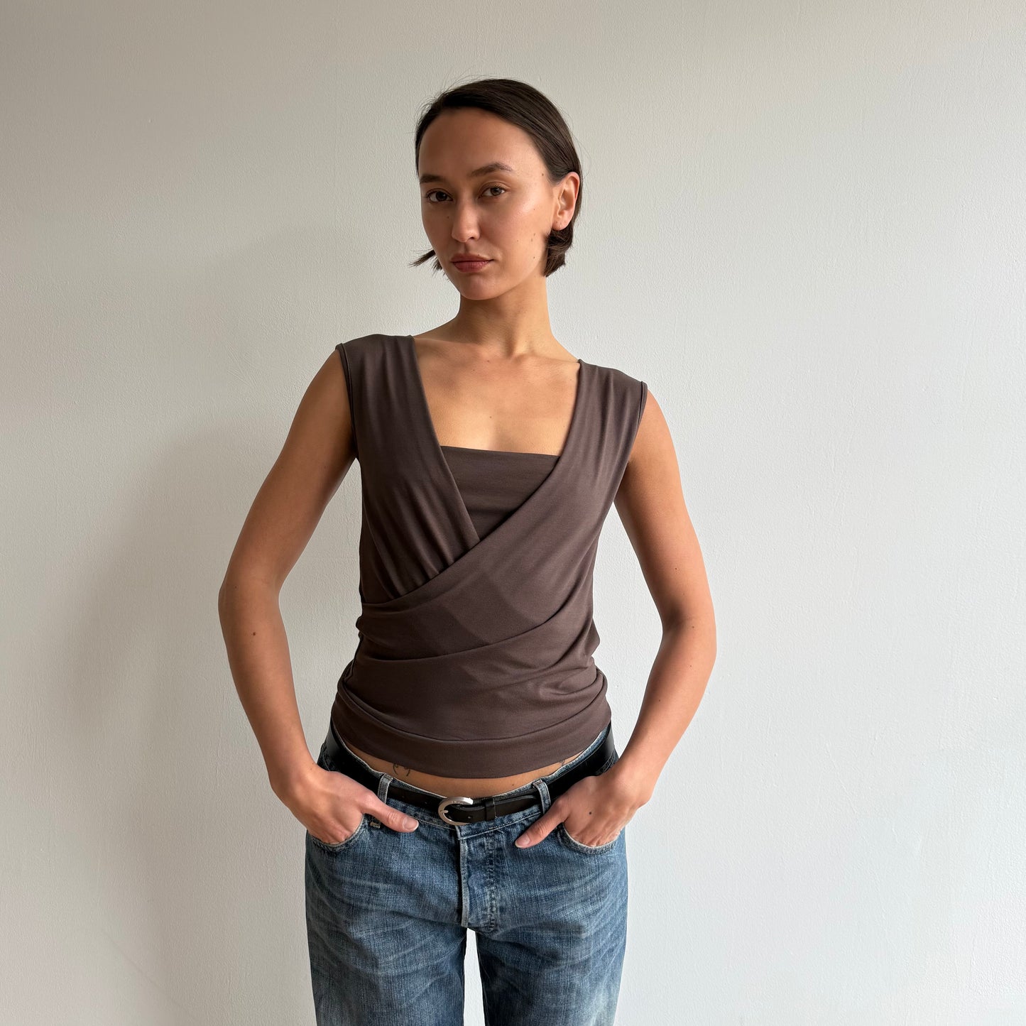 ‘The Keyhole Top’ sleeveless - Mocha
