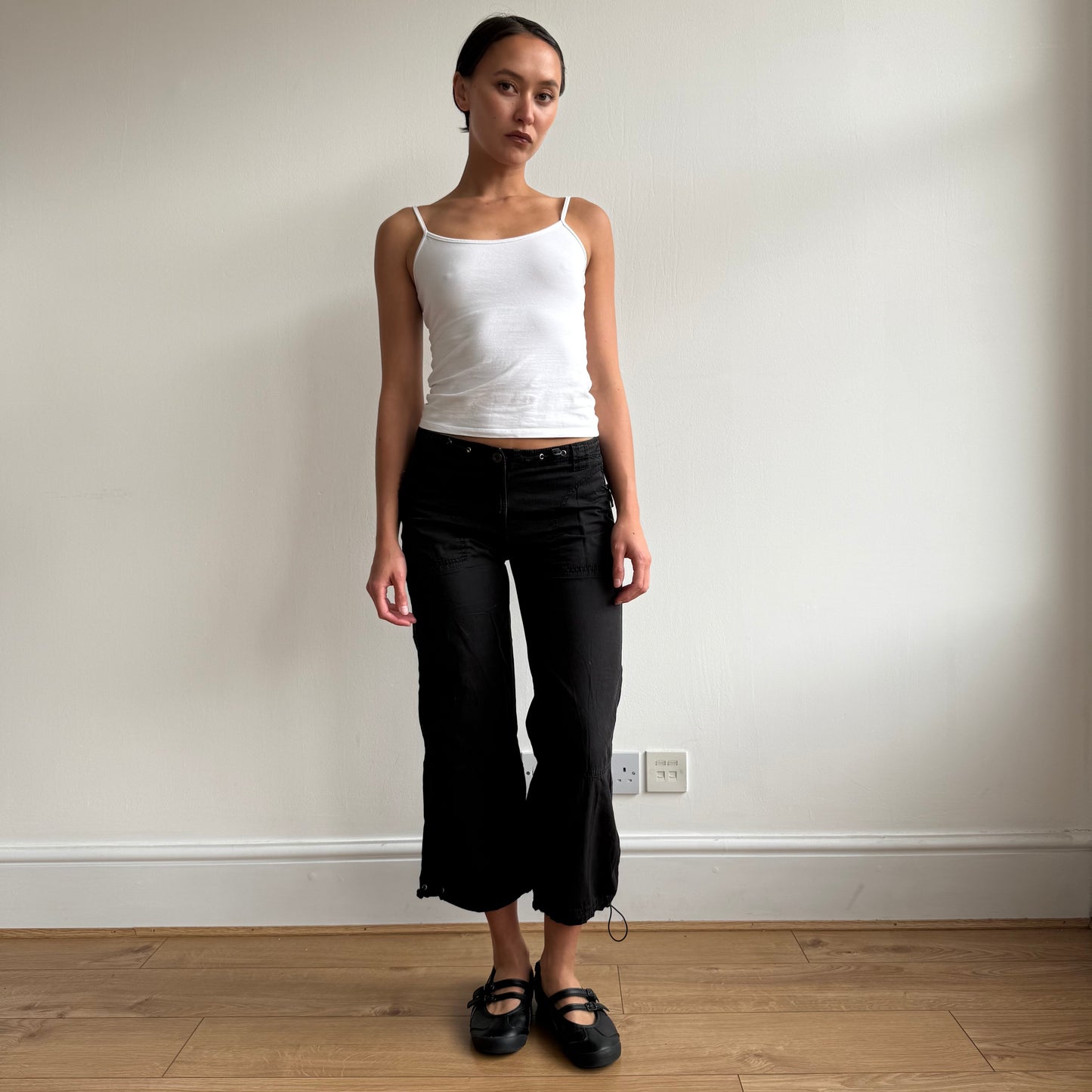 Black toggle capris - Size S