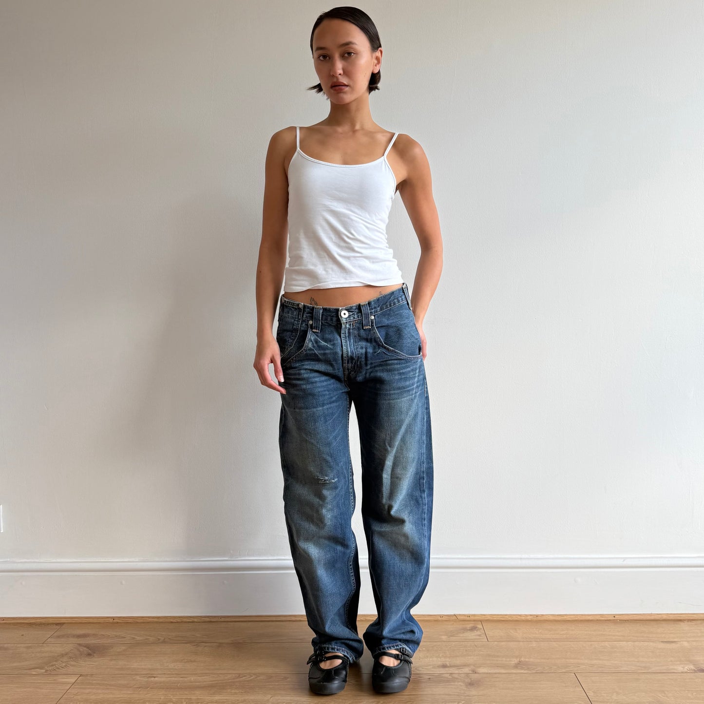 Levi’s cinch back jeans - Size 31x32