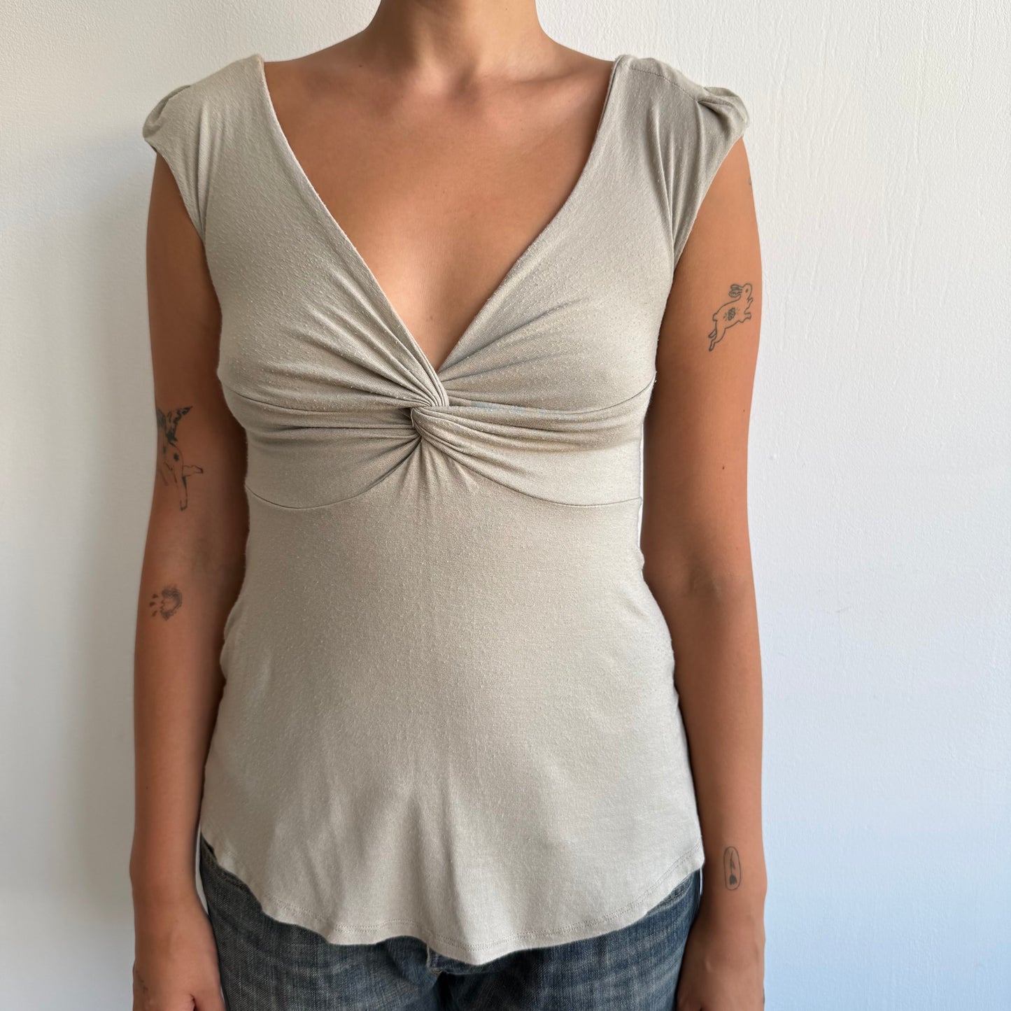 Beige twist keyhole top - Size S