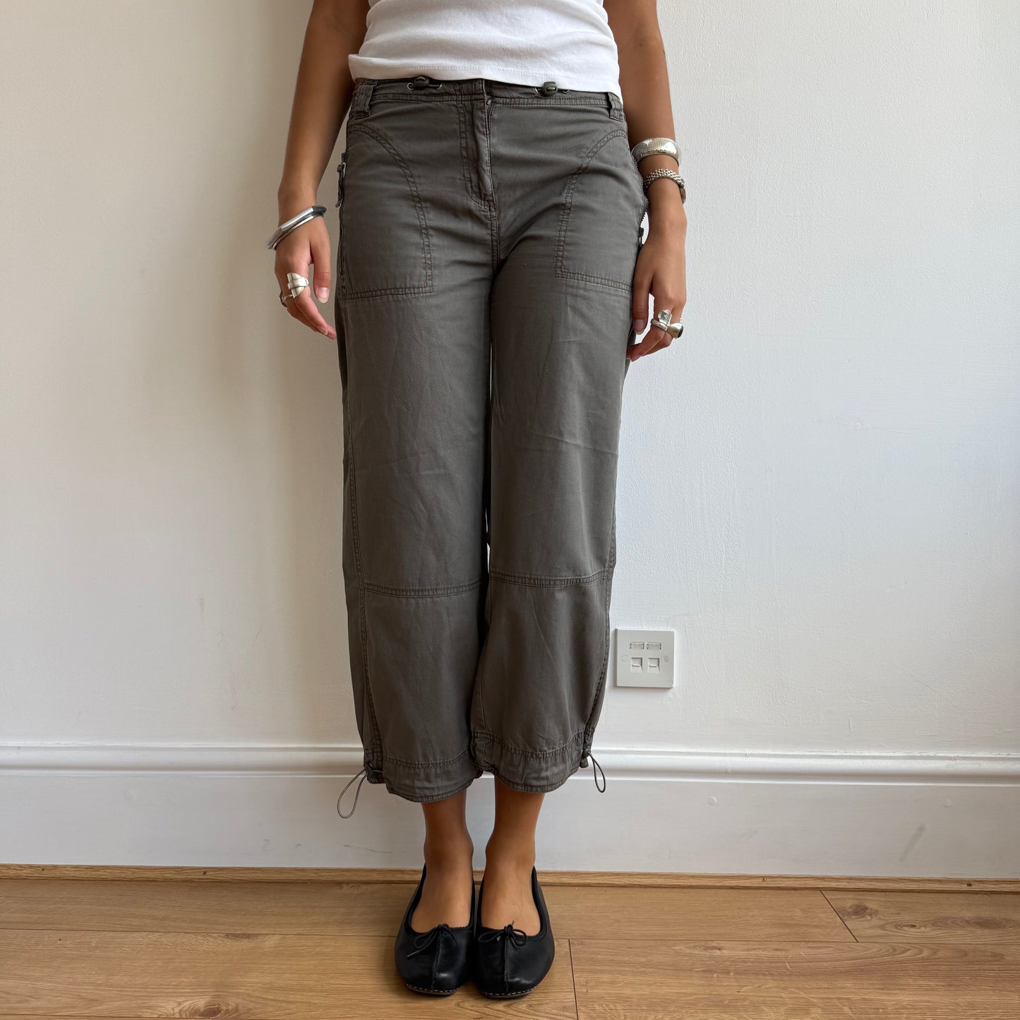 Khaki toggle capris - Size S/M