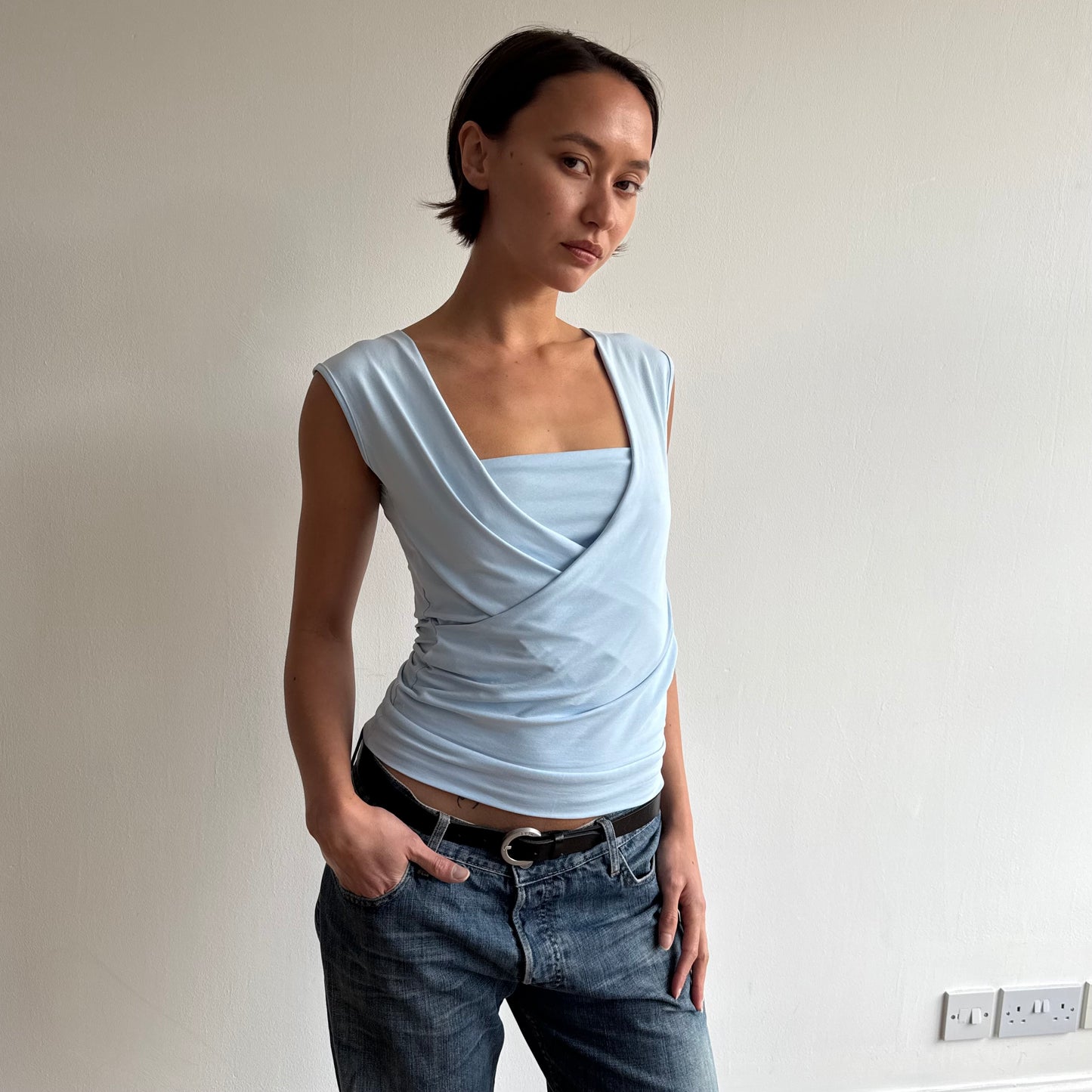 ‘The Keyhole Top’ sleeveless - Sky