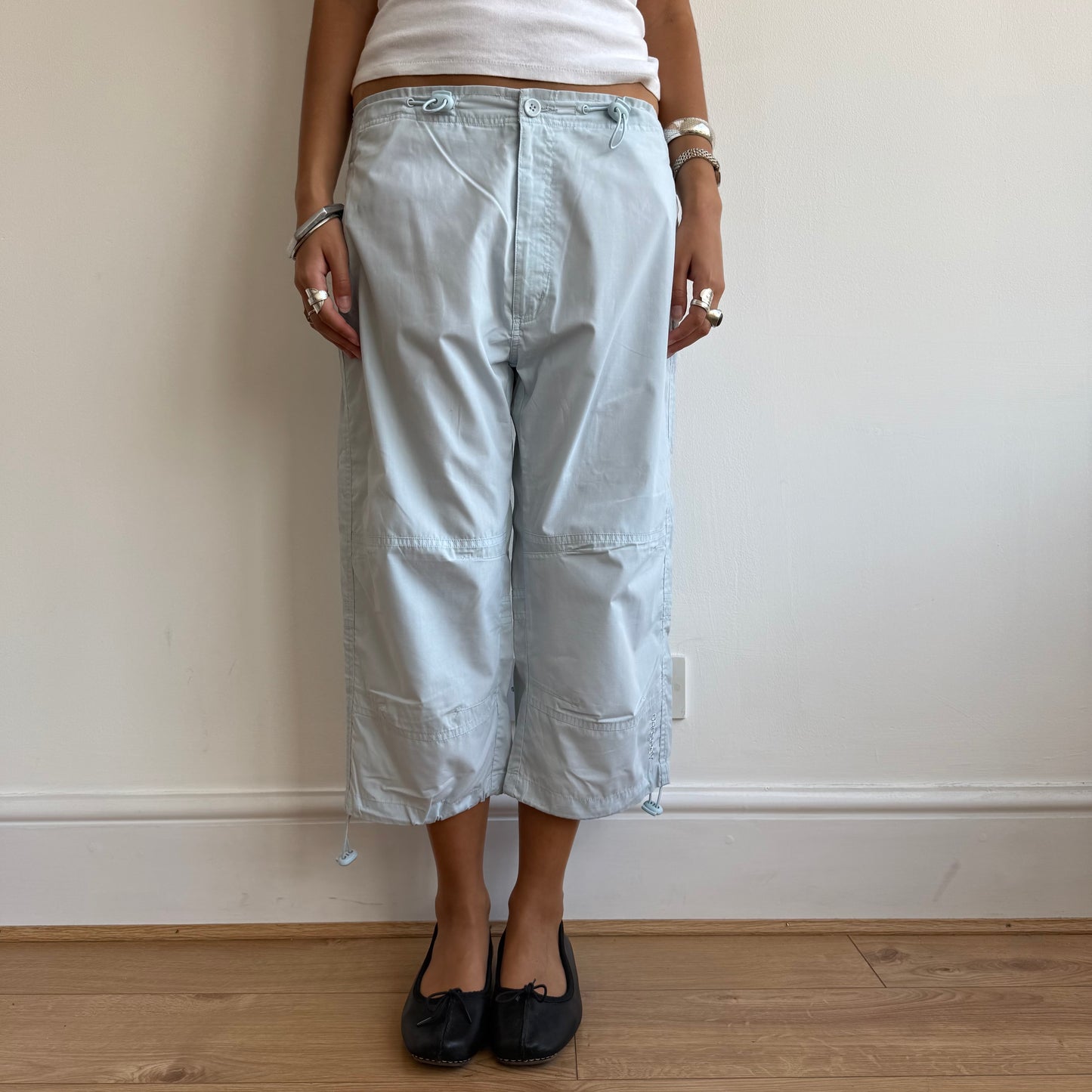 Baby blue toggle capris - Size M