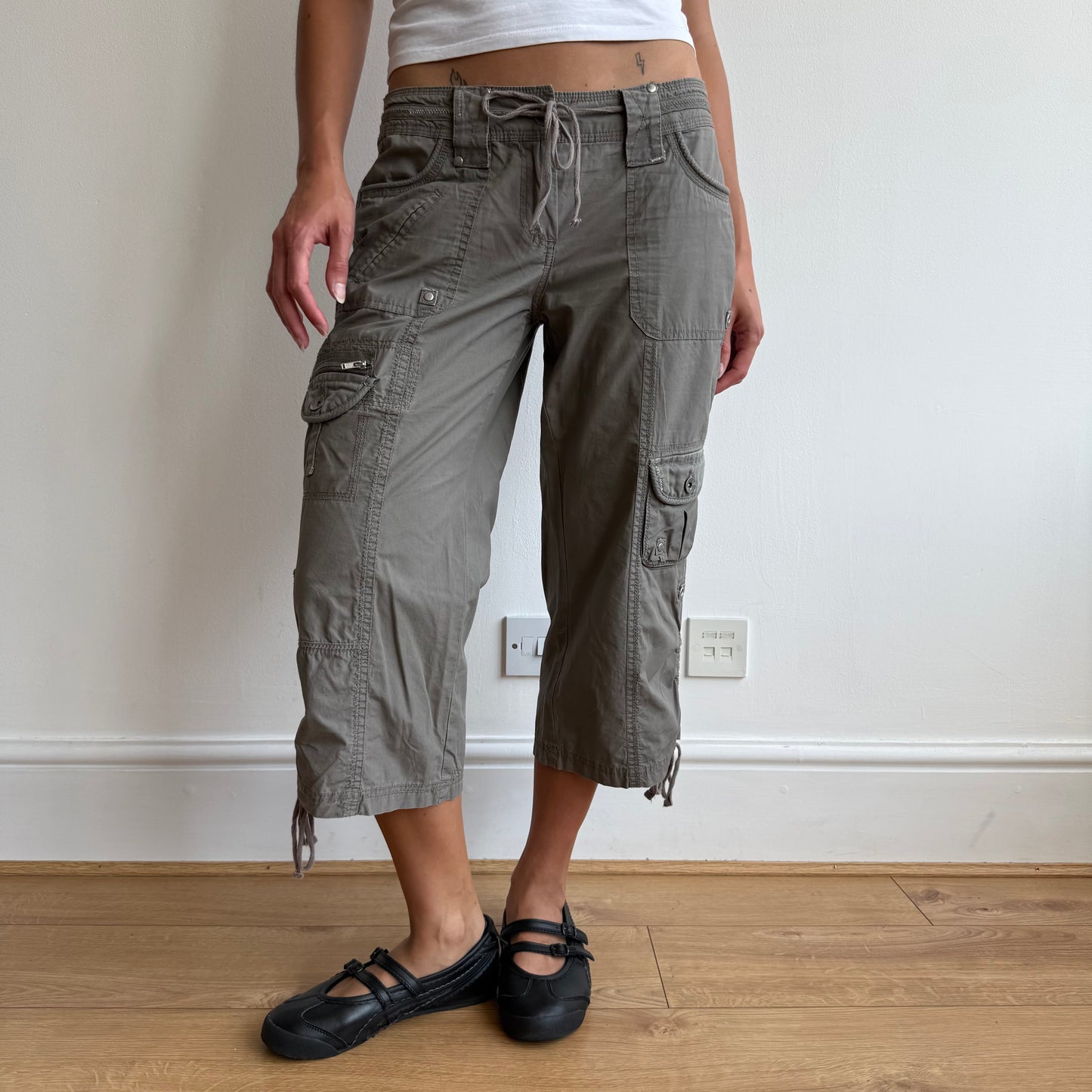 Khaki cargo ruched leg capris - Size M