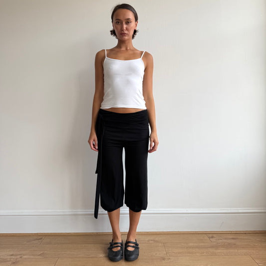 Black bubble tie waist capris - Size S