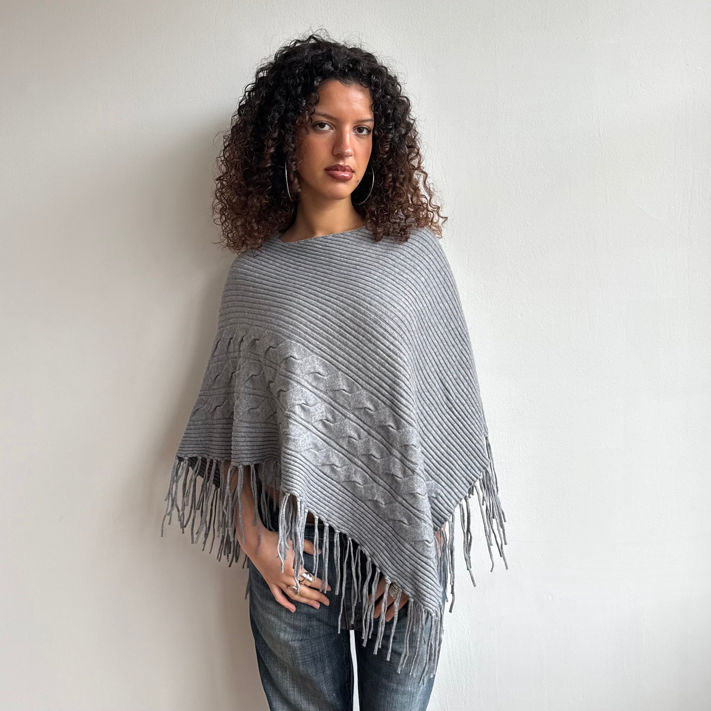 Grey tassel poncho - One Size