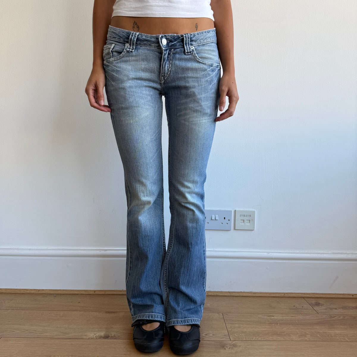 Levi’s low waist bootcut jeans - Size 30x31.5